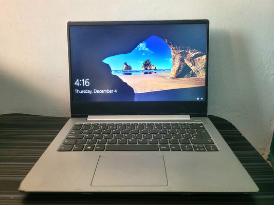 Lenovo/IBM IdeaPad 300 Series 330S-14IKB /14 Inch /4 GB RAM/128GB SSD