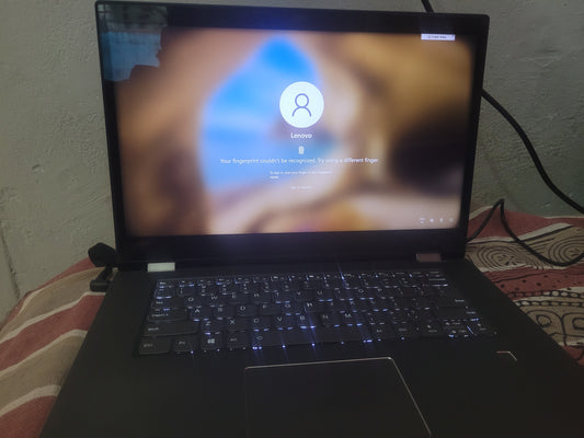 Lenovo ideapad FLEX 5-1570
Intel(R) Core(TM) i5-8250U (8GB/256GB SSD)